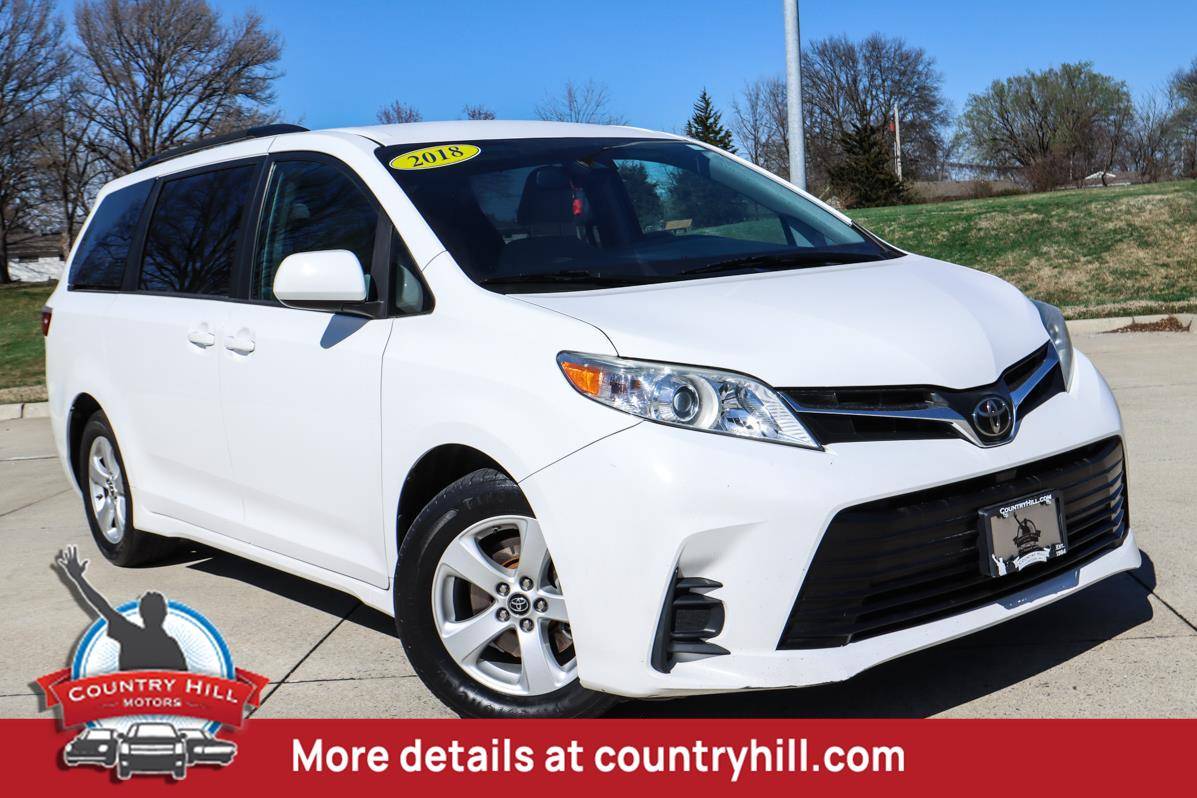 2018 Toyota Sienna LE — Minivan — 87,135 mi — Merriam, KS