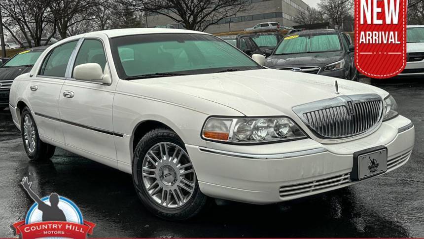 2010 Lincoln Town Car Signature Limited — Sedan — 37,745 mi — Merriam, KS