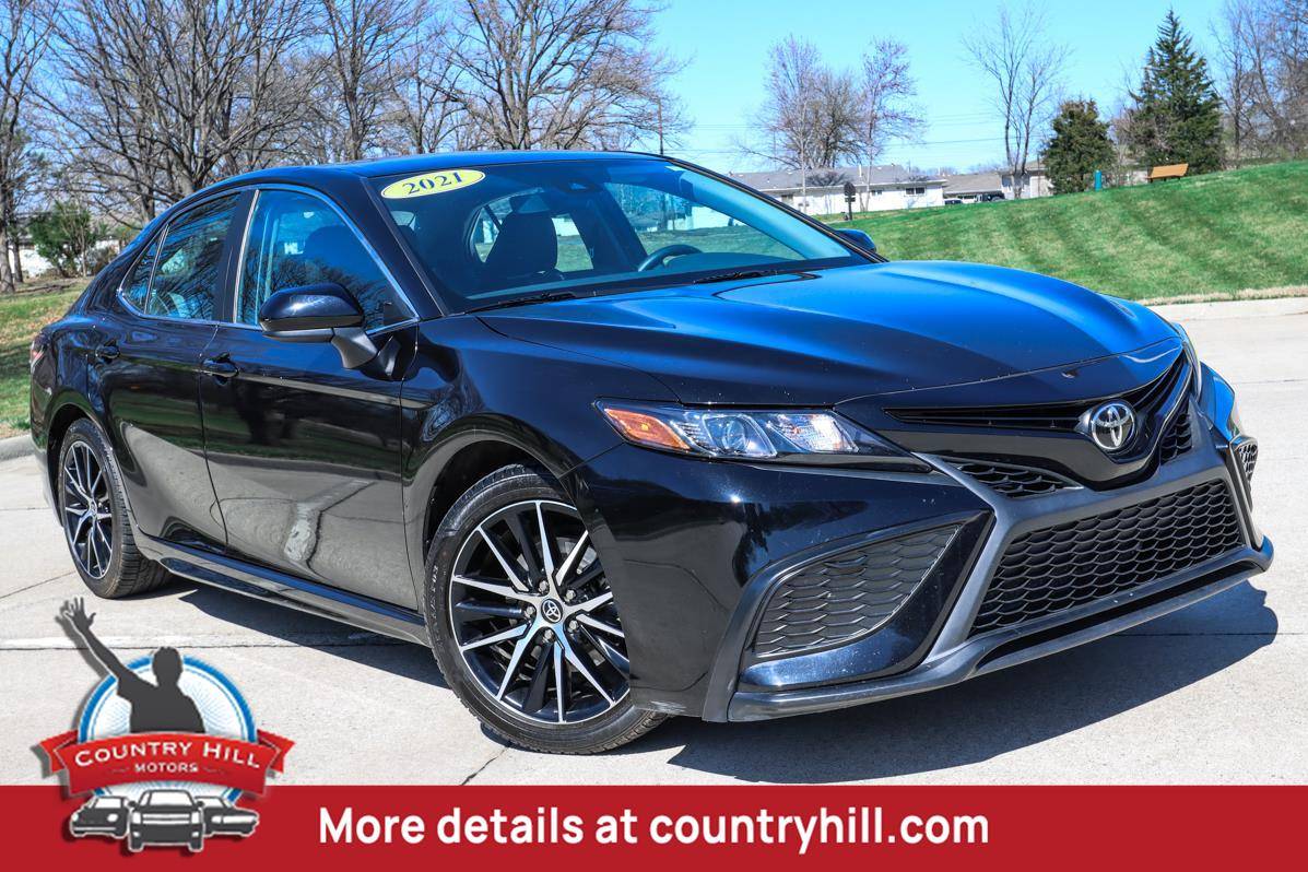 2021 Toyota Camry SE — Sedan — 46,956 mi — Merriam, KS