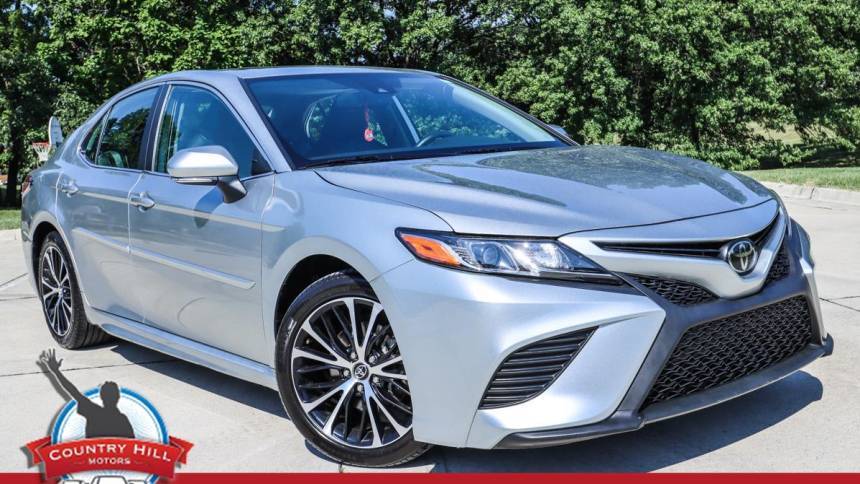 2020 Toyota Camry SE — Sedan — 43,815 mi — Merriam, KS