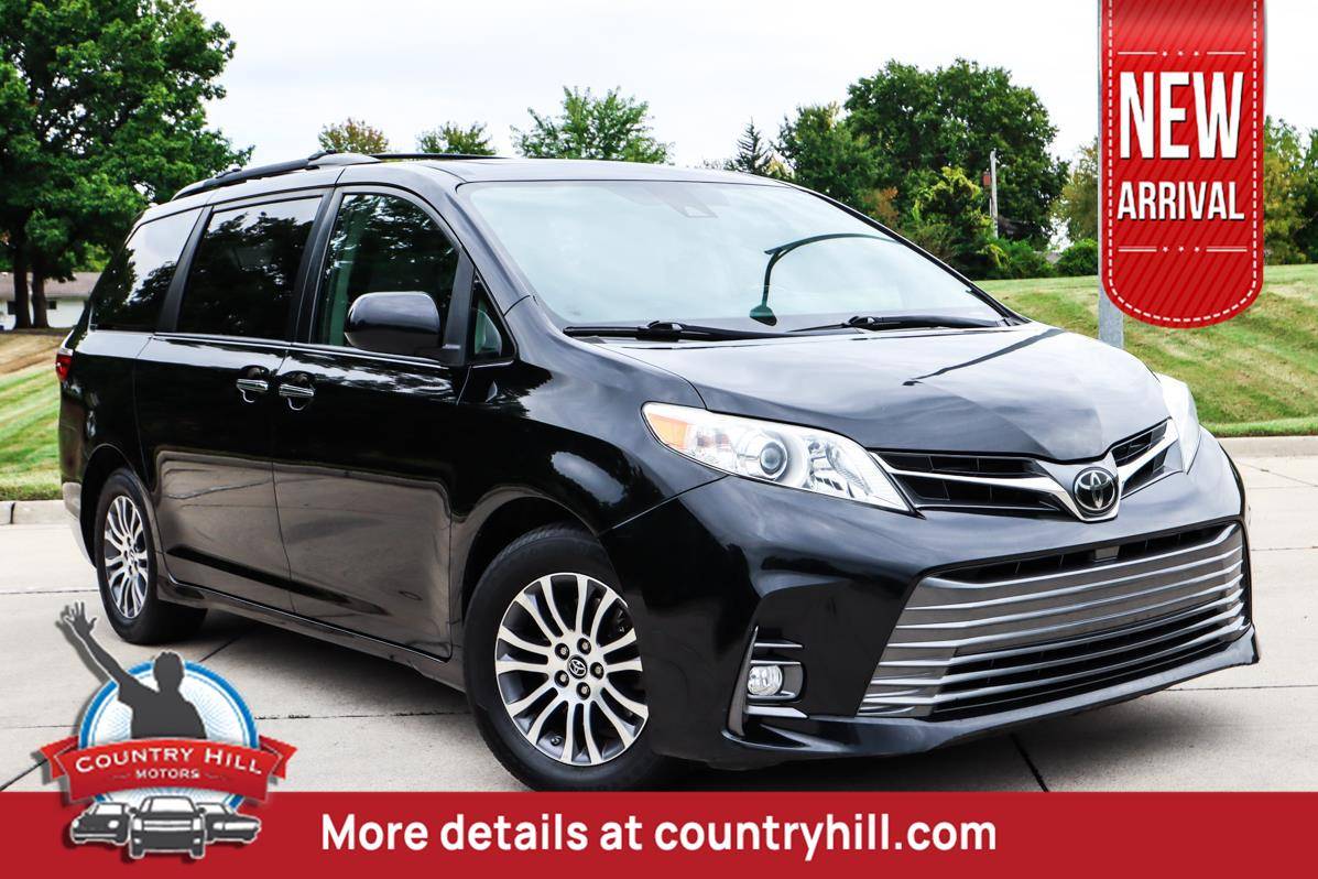 2018 Toyota Sienna XLE Premium — Minivan — 99,951 mi — Merriam, KS