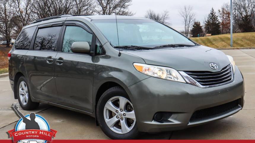 2012 Toyota Sienna LE — Minivan — 94,227 mi — Merriam, KS