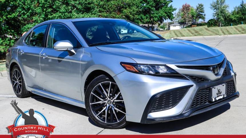 2022 Toyota Camry SE — Sedan — 67,658 mi — Merriam, KS