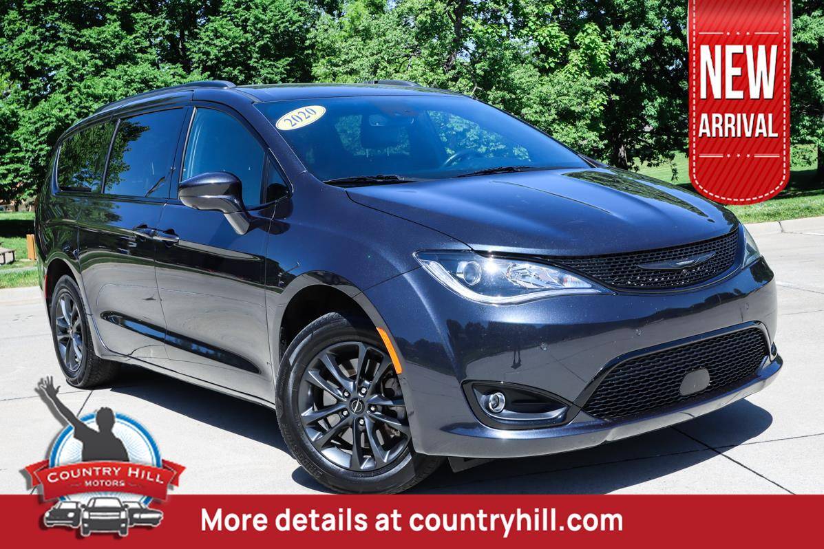 2020 Chrysler Pacifica Launch Edition — Minivan — 71,140 mi — Merriam, KS