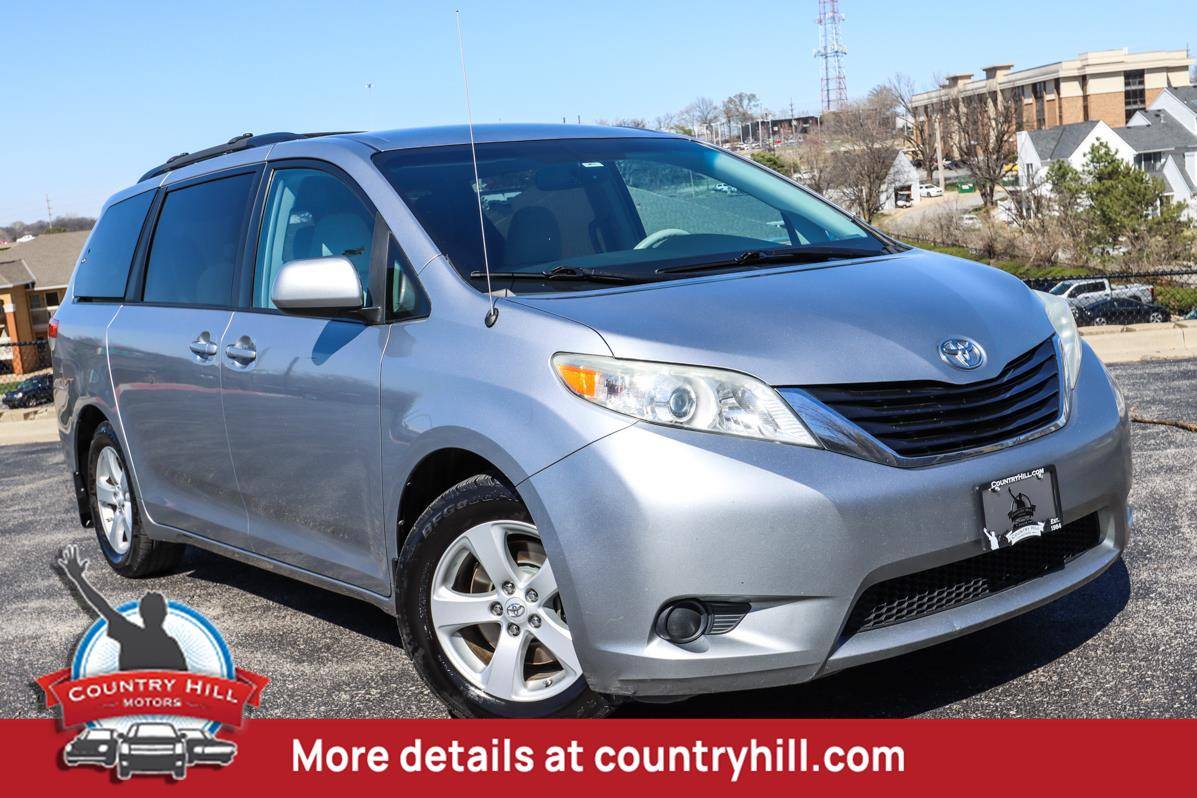 2011 Toyota Sienna LE — Minivan — 228,545 mi — Merriam, KS