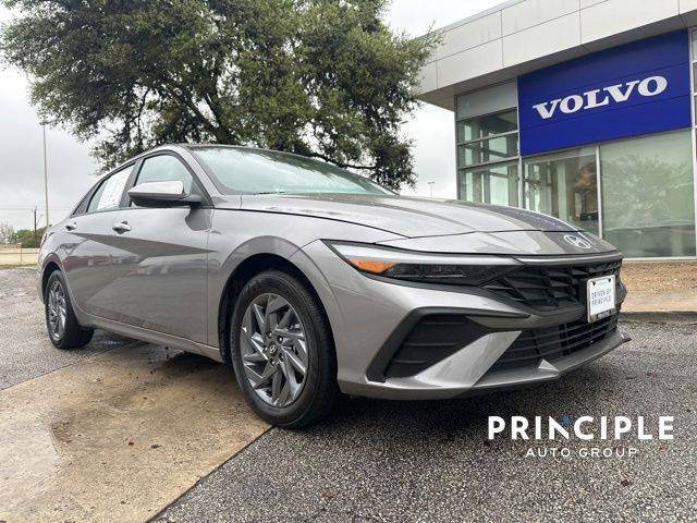 2024 Hyundai Elantra Hybrid Blue — Sedan — 13,812 mi — San Antonio, TX