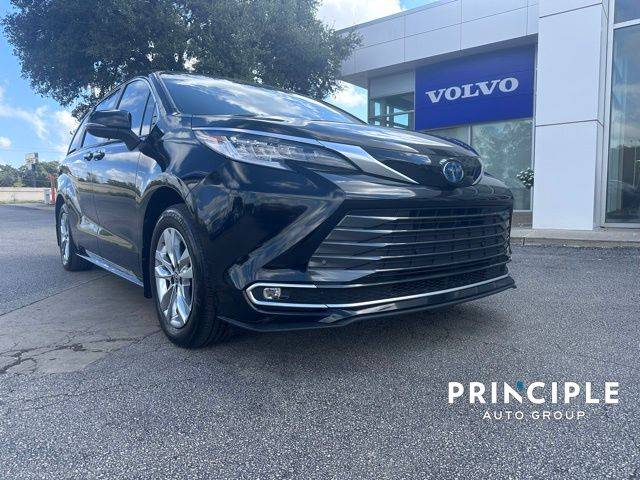 2023 Toyota Sienna Limited — Minivan — 37,565 mi — San Antonio, TX