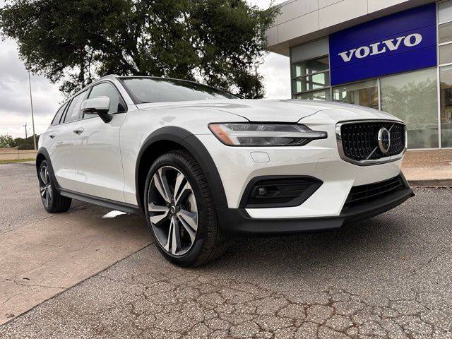 2023 Volvo V60 Cross Country Plus — Wagon — 20,006 mi — San Antonio, TX