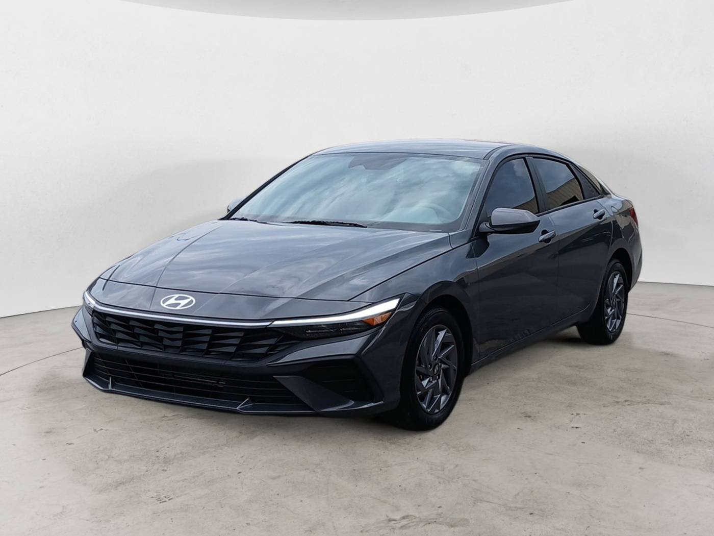 2024 Hyundai Elantra SEL — Sedan — 17,811 mi — San Antonio, TX