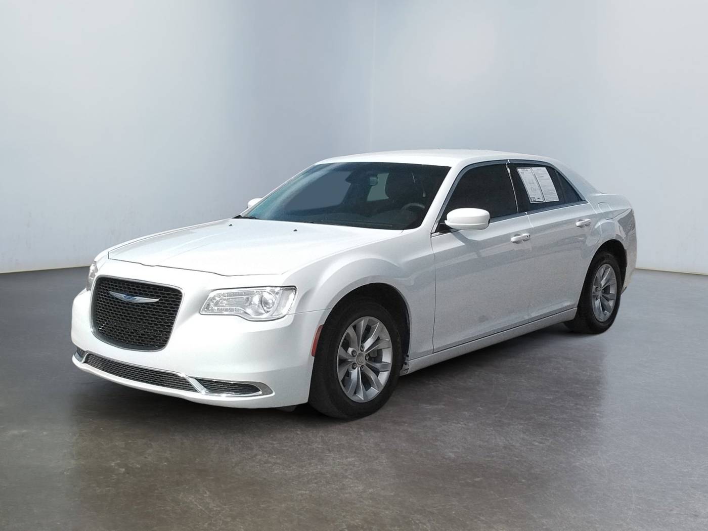 2023 Chrysler 300 Touring — Sedan — 17,147 mi — San Antonio, TX