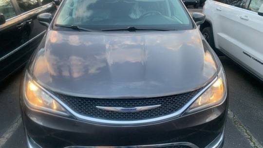 2020 Chrysler Pacifica Touring L — Minivan — 62,142 mi — Raleigh, NC