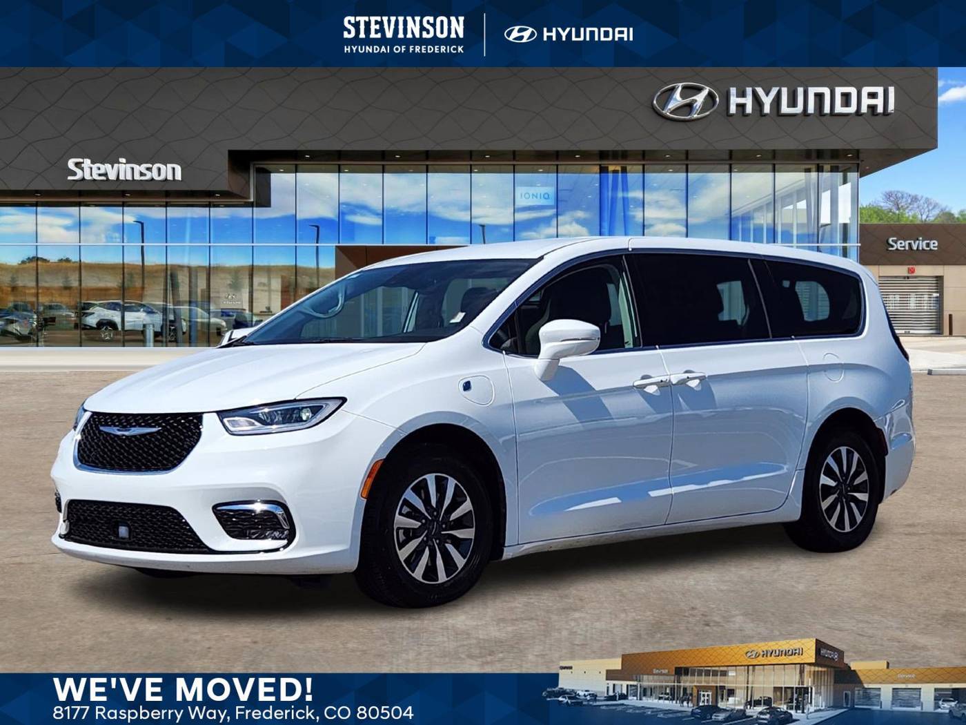 2022 Chrysler Pacifica Hybrid Touring L — Minivan — 49,904 mi — Frederick, CO