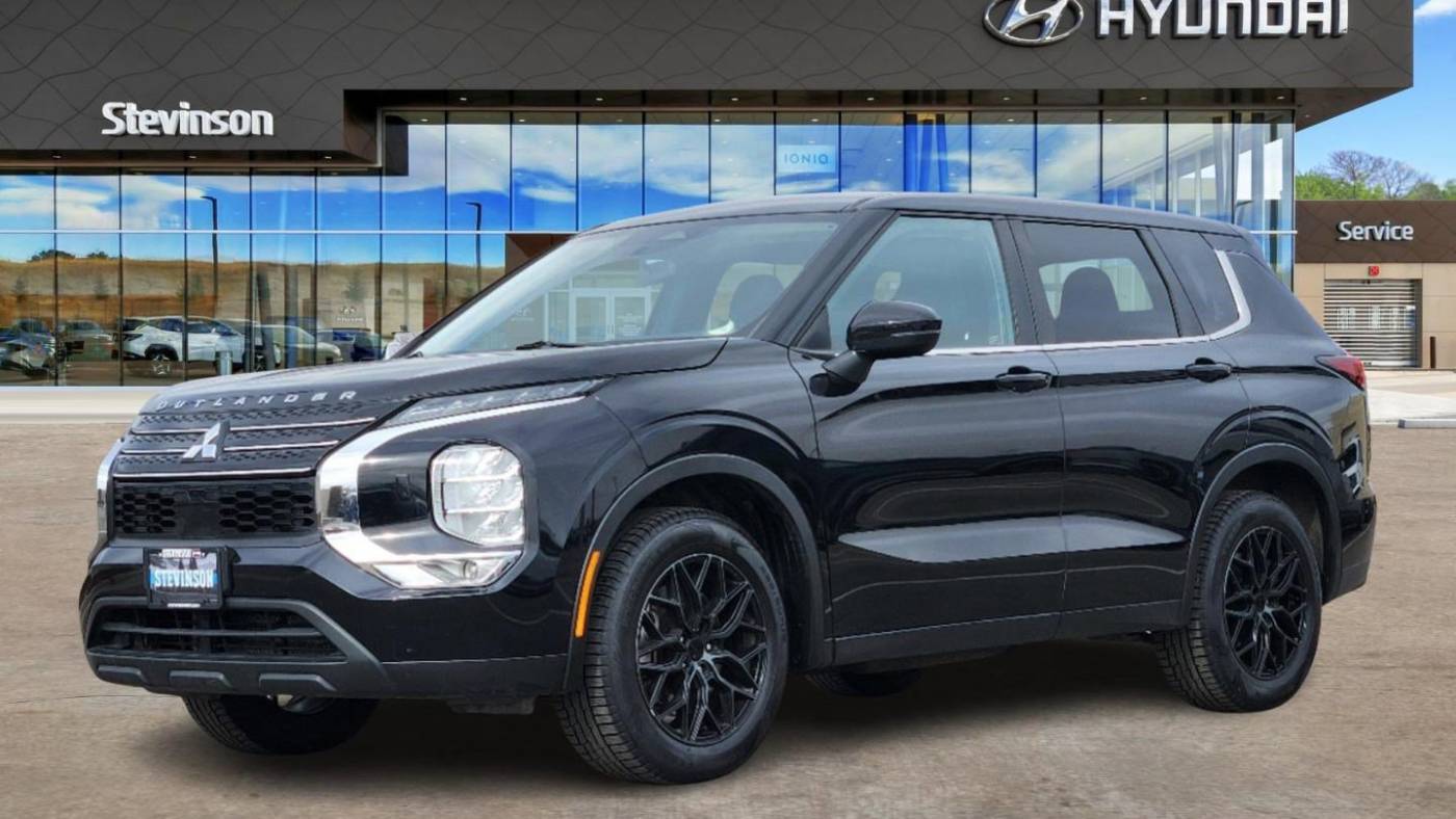 2022 Mitsubishi Outlander ES — SUV — 42,459 mi — Frederick, CO