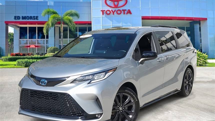 2022 Toyota Sienna XSE 7-Passenger