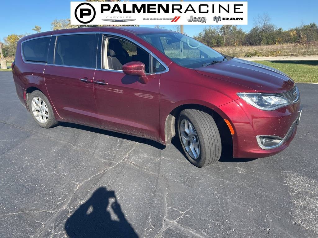 2018 Chrysler Pacifica Touring Plus — Minivan — 83,102 mi — Racine, WI