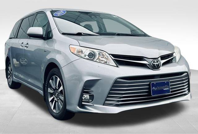 2018 Toyota Sienna XLE — Minivan — 73,097 mi — Janesville, WI