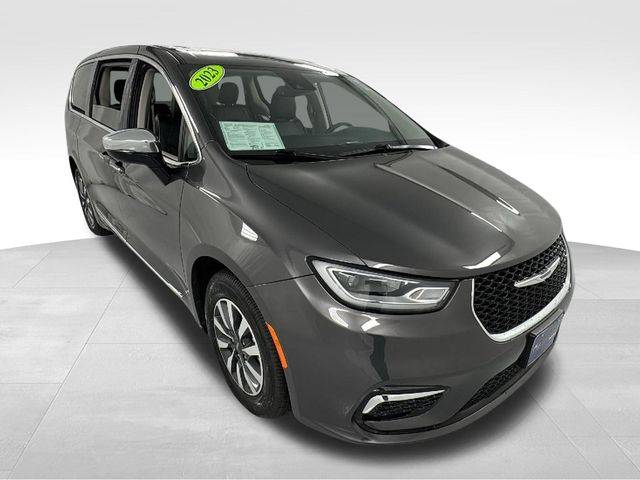 2023 Chrysler Pacifica Hybrid Limited — Minivan — 68,834 mi — Janesville, WI