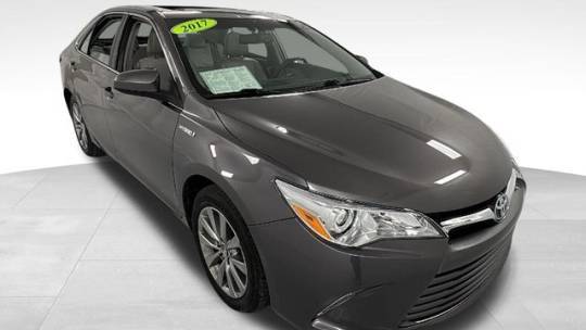 2017 Toyota Camry Hybrid XLE — Sedan — 138,336 mi — Janesville, WI
