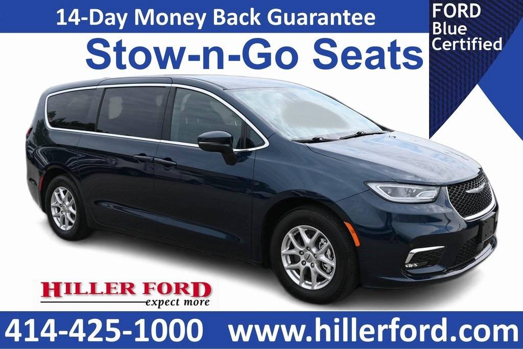 2023 Chrysler Pacifica Touring — Minivan — 51,040 mi — Franklin, WI