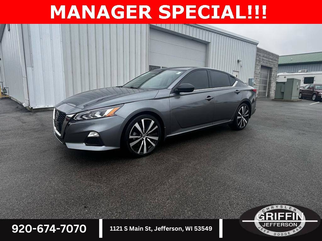 2022 Nissan Altima SR — Sedan — 37,620 mi — Jefferson, WI