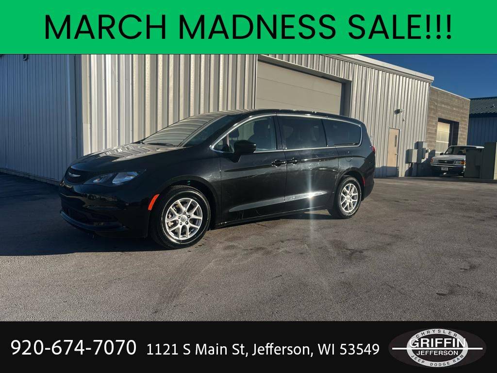 2022 Chrysler Voyager LX — Minivan — 51,858 mi — Jefferson, WI