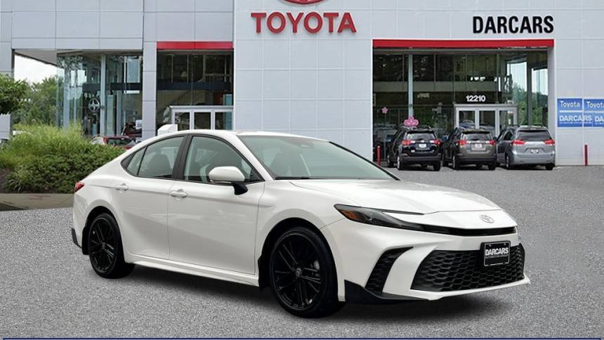 2025 Toyota Camry SE — Sedan — 1,515 mi — Silver Spring, MD