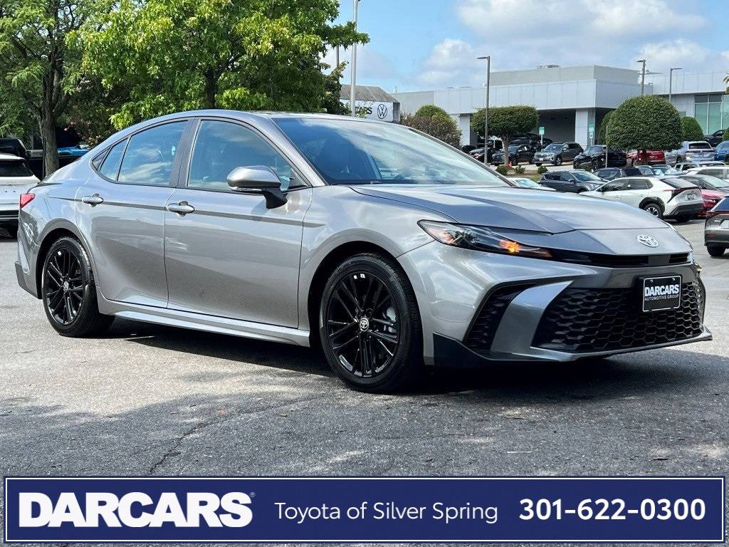 2025 Toyota Camry Hybrid SE — Sedan — 83 mi — Silver Spring, MD