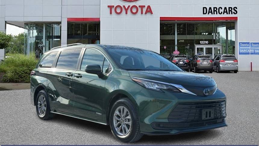 2021 Toyota Sienna LE — Minivan — 53,403 mi — Silver Spring, MD