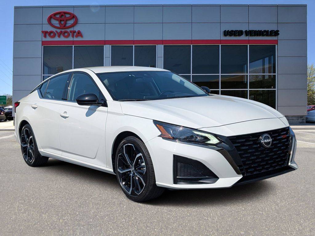 2023 Nissan Altima SR — Sedan — 40,941 mi — Clarksville, MD