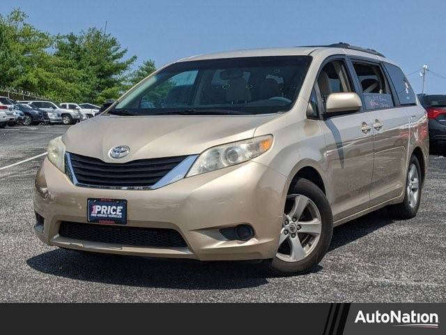 2013 Toyota Sienna LE — Minivan — 130,756 mi — Cockeysville, MD