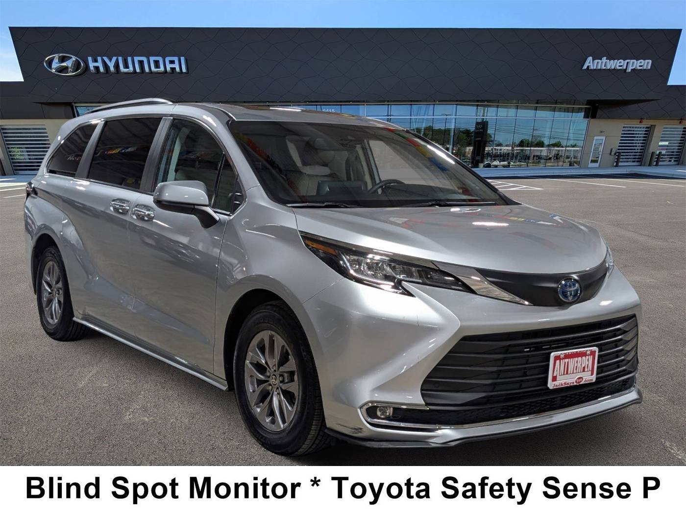 2023 Toyota Sienna XLE — Minivan — 52,336 mi — Catonsville, MD