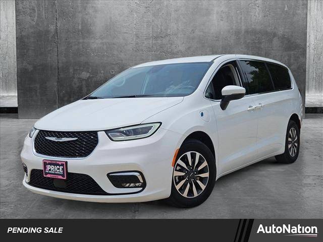2023 Chrysler Pacifica Hybrid Touring L — Minivan — 52,426 mi — North Richland Hills, TX
