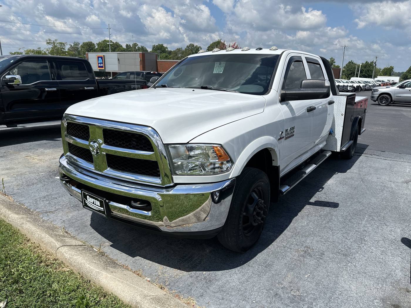 2018 Ram 3500 Chassis Cab Tradesman — Chassis Cab Truck — 117,177 mi — Springfield, TN