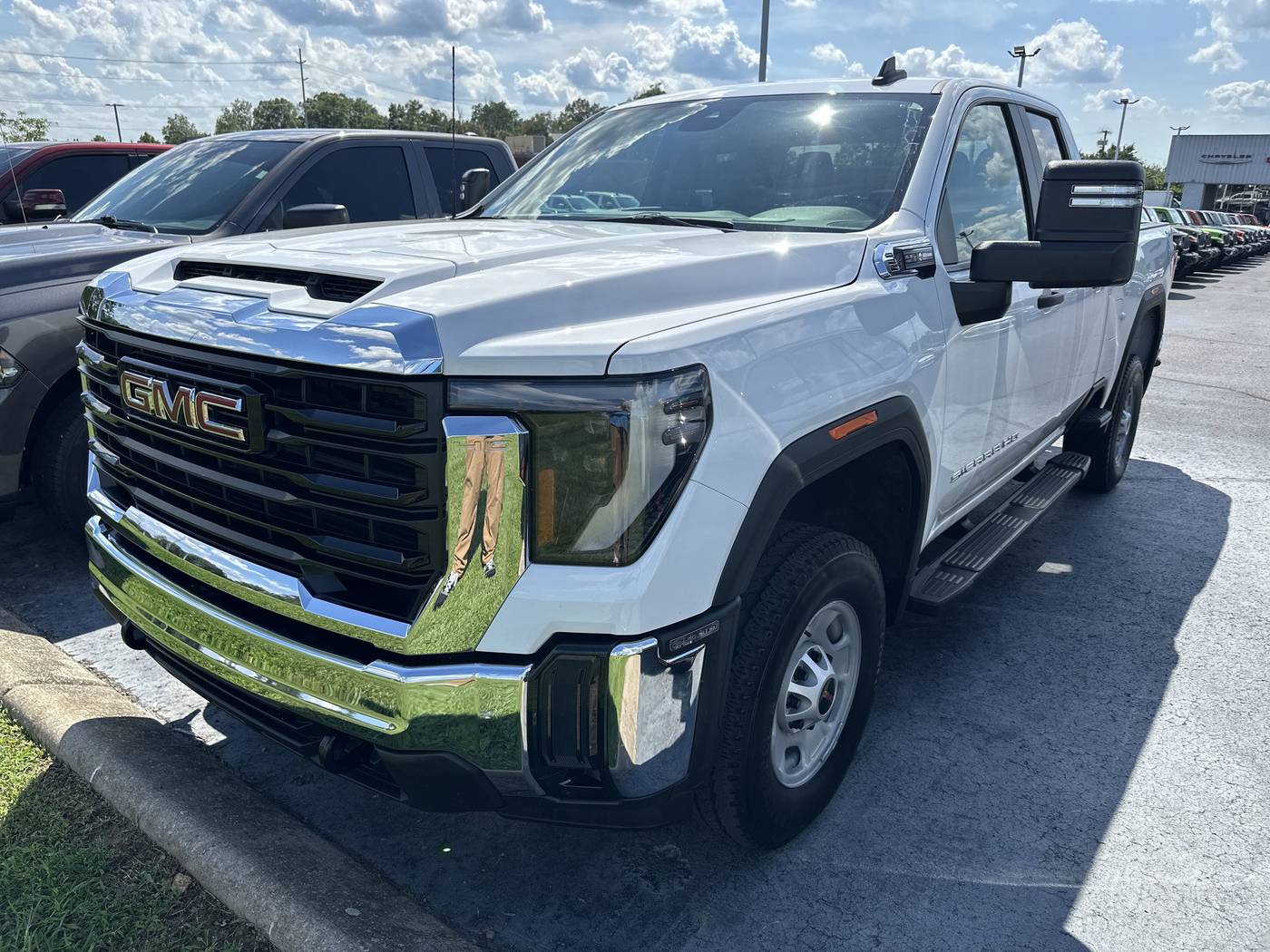 2024 GMC Sierra 2500HD Pro — Pickup Truck — 17,312 mi — Springfield, TN