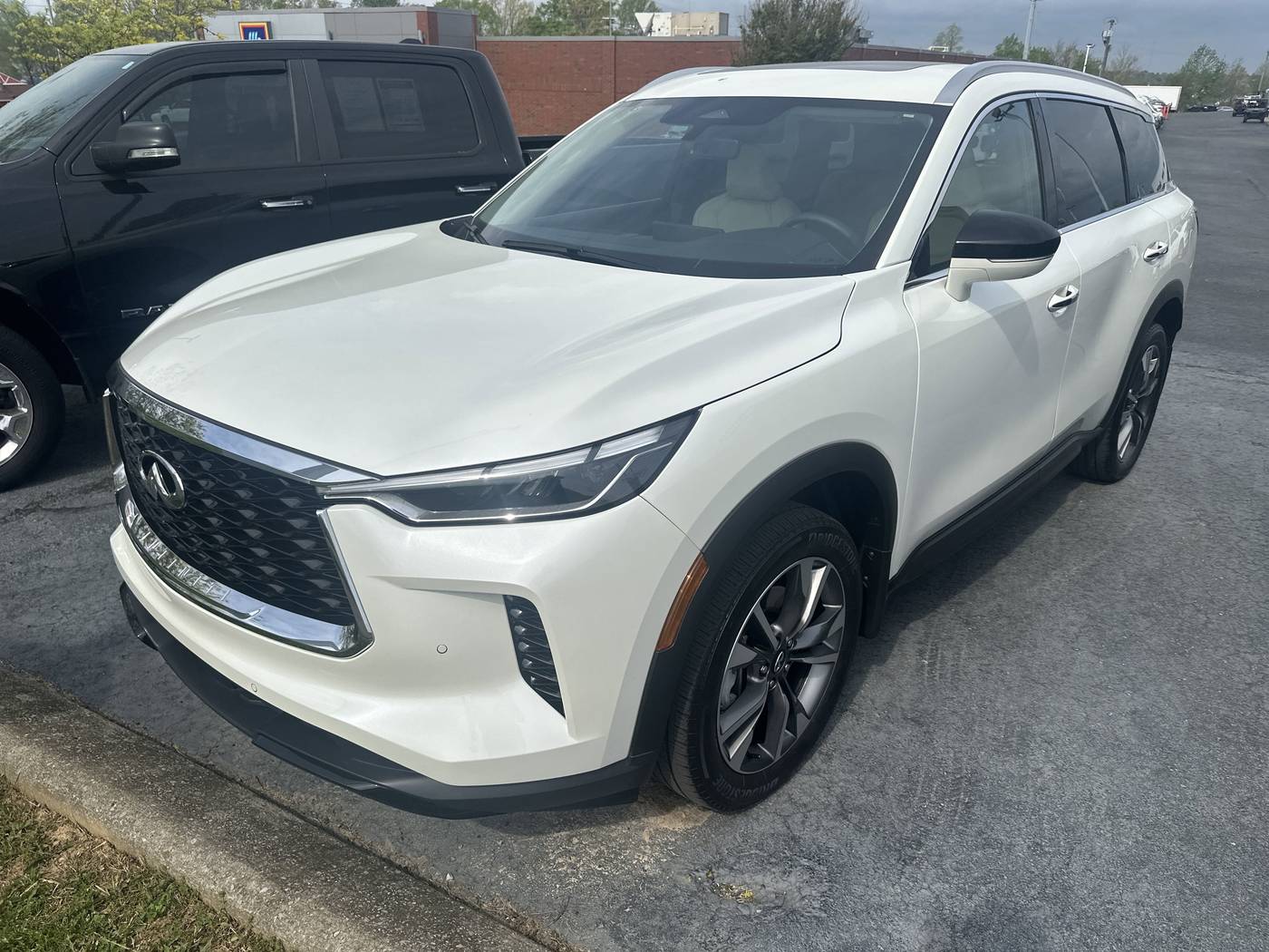 2023 INFINITI QX60 LUXE — SUV — 19,462 mi — Springfield, TN
