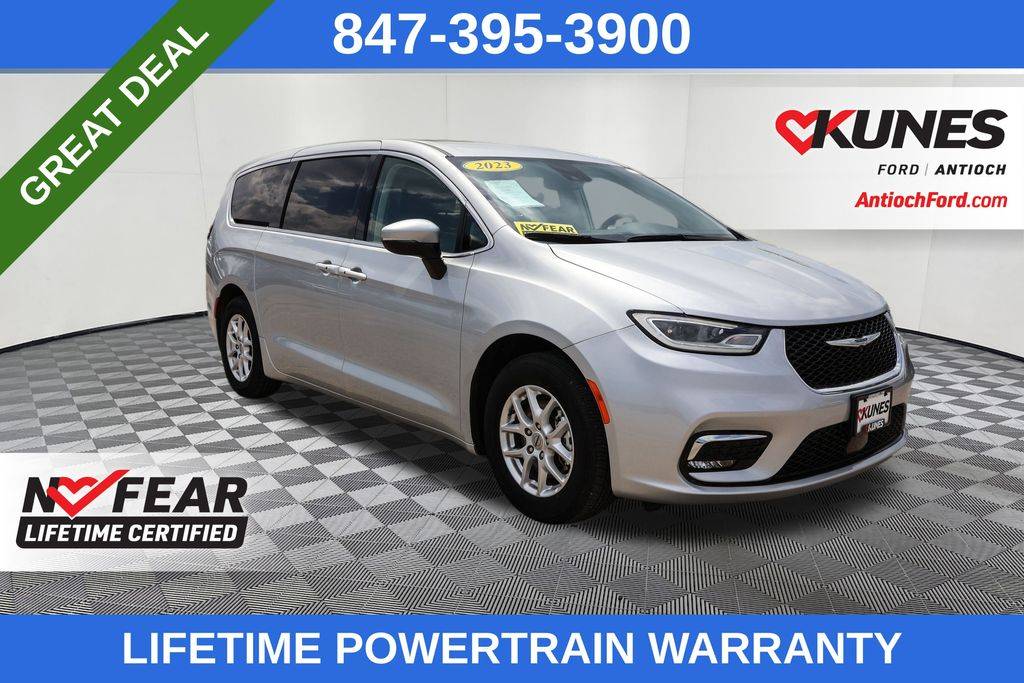 2023 Chrysler Pacifica Touring L — Minivan — 72,692 mi — Antioch, IL