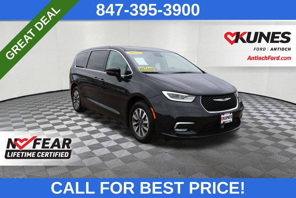 2022 Chrysler Pacifica Hybrid Touring L — Minivan — 60,334 mi — Antioch, IL