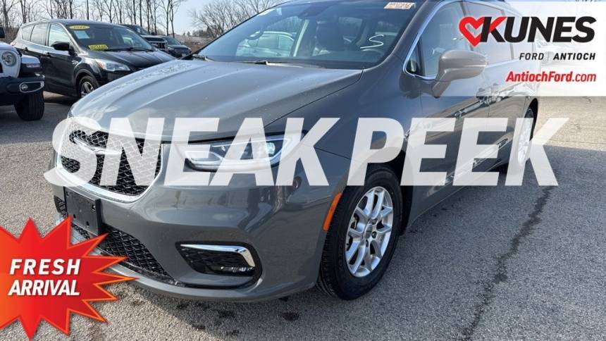 2022 Chrysler Pacifica Touring L — Minivan — 78,565 mi — Antioch, IL