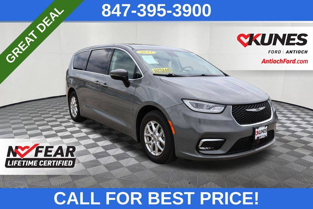 2023 Chrysler Pacifica Touring L — Minivan — 72,272 mi — Antioch, IL