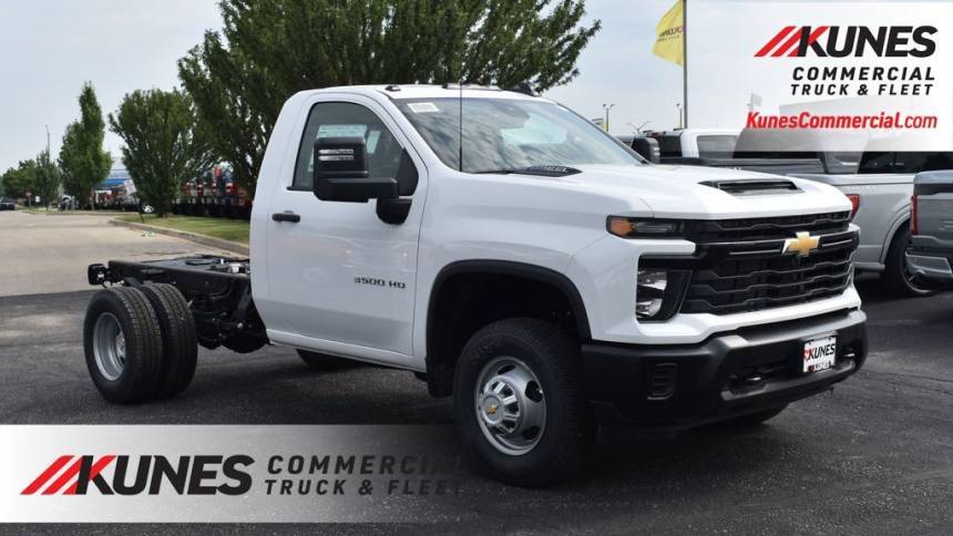 2024 Chevrolet Silverado 3500HD Chassis Cab Work Truck — Chassis Cab Truck — 9 mi — Antioch, IL
