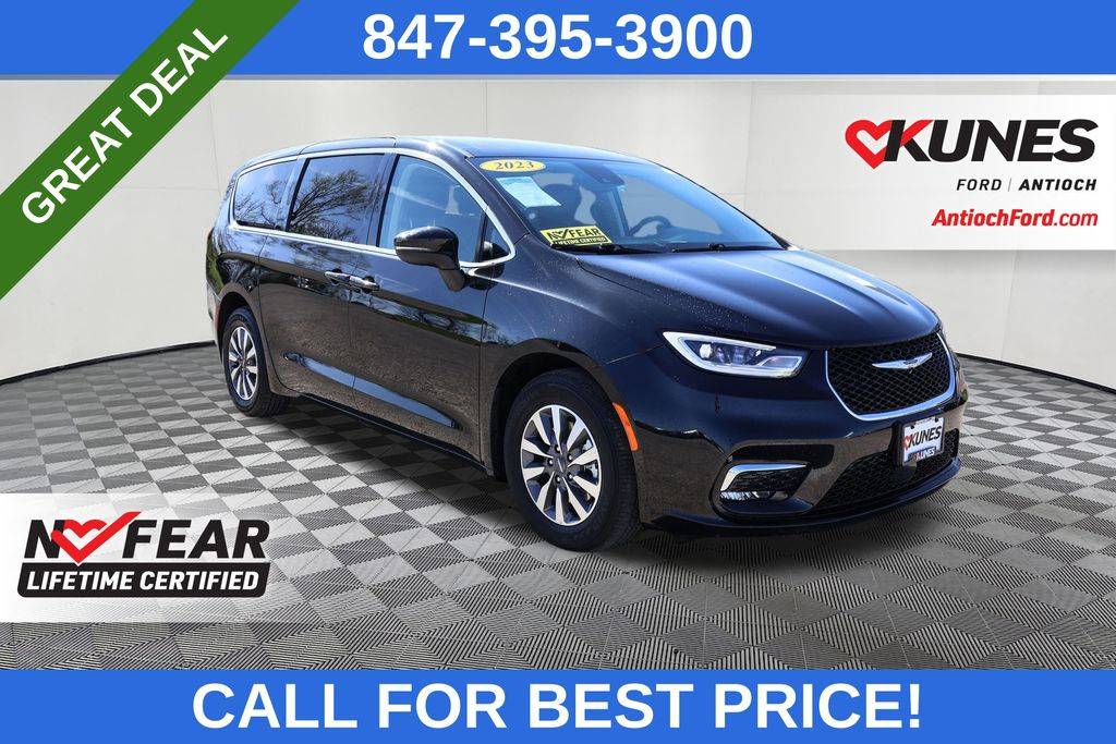 2023 Chrysler Pacifica Hybrid Touring L — Minivan — 61,838 mi — Antioch, IL