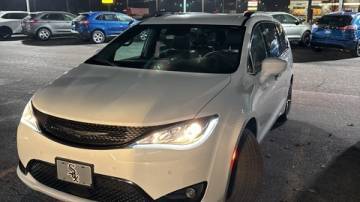 2020 Chrysler Pacifica Launch Edition — Minivan — 81,190 mi — Valparaiso, IN
