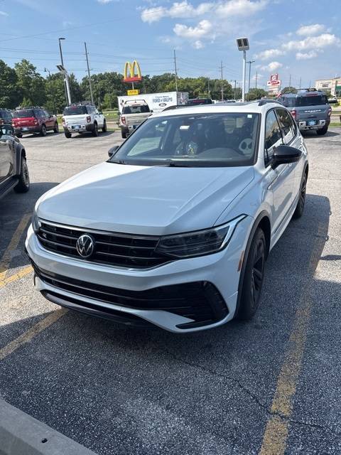 2023 Volkswagen Tiguan SE R-Line Black — SUV — 37,458 mi — Valparaiso, IN