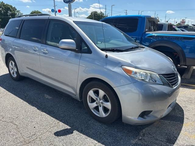 2011 Toyota Sienna Base — Minivan — 229,345 mi — Valparaiso, IN