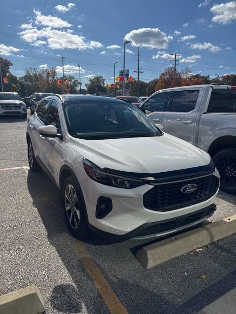 2024 Ford Escape Platinum — SUV — 23,293 mi — Valparaiso, IN
