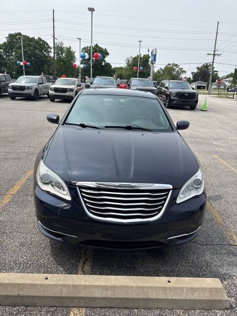 2014 Chrysler 200 Touring — Sedan — 106,015 mi — Valparaiso, IN