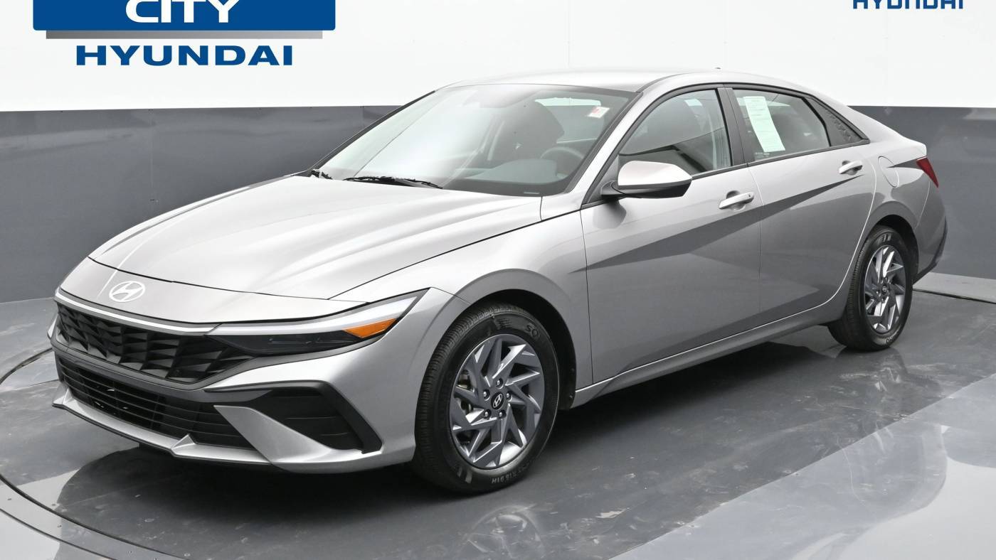 2024 Hyundai Elantra SEL — Sedan — 19,935 mi — Michigan City, IN