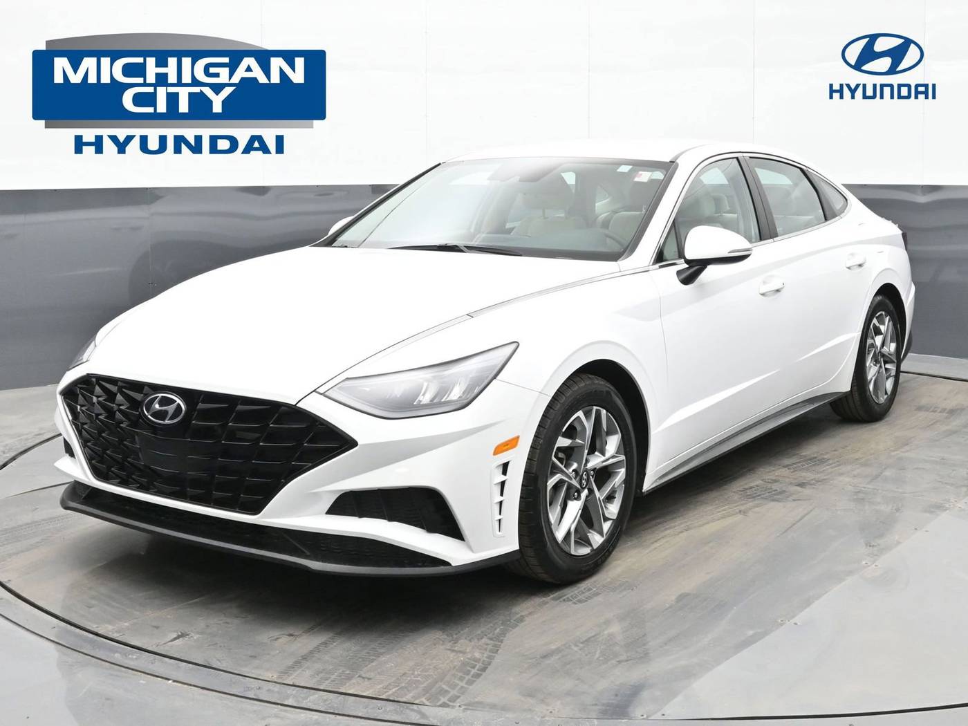2023 Hyundai Sonata SEL — Sedan — 43,601 mi — Michigan City, IN