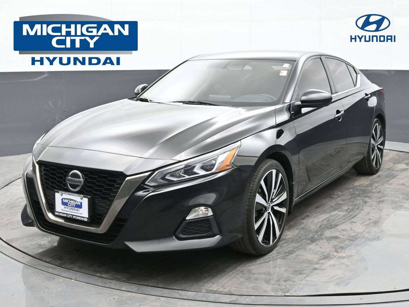 2019 Nissan Altima SR — Sedan — 40,138 mi — Michigan City, IN