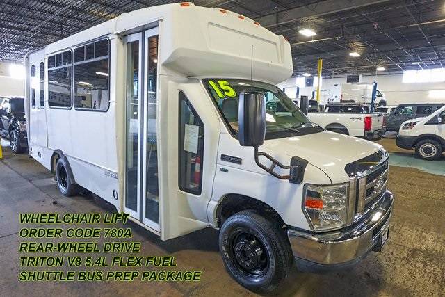 2015 Ford Econoline Commercial Cutaway E-350 — Chassis Cab Truck — 72,122 mi — Bensenville, IL